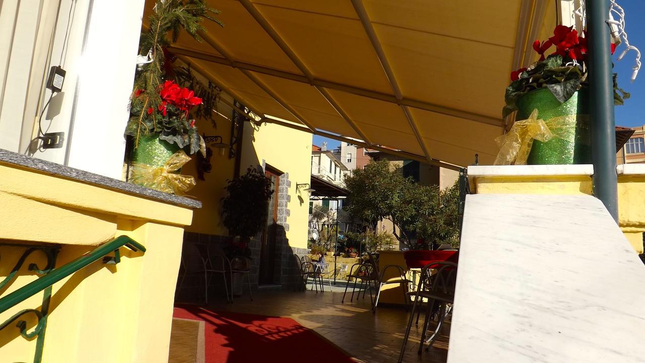 Hotel Azzurro Varazze Exterior foto
